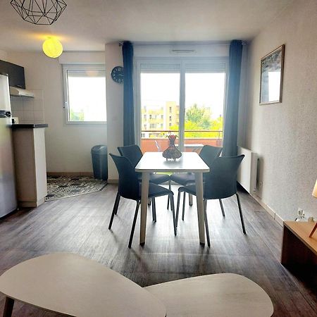 モントーバンLe Montauriol - Logement Avec Terrasse - Piscine -Tennis - Place De Parking Priveeアパートメント エクステリア 写真